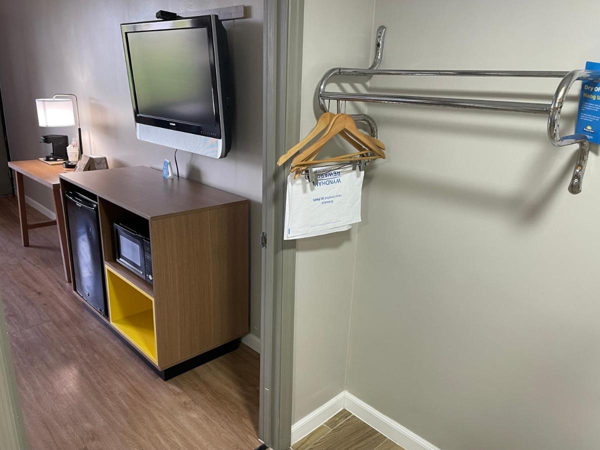 Hotel Days By Wyndham Valdosta/near Mall
