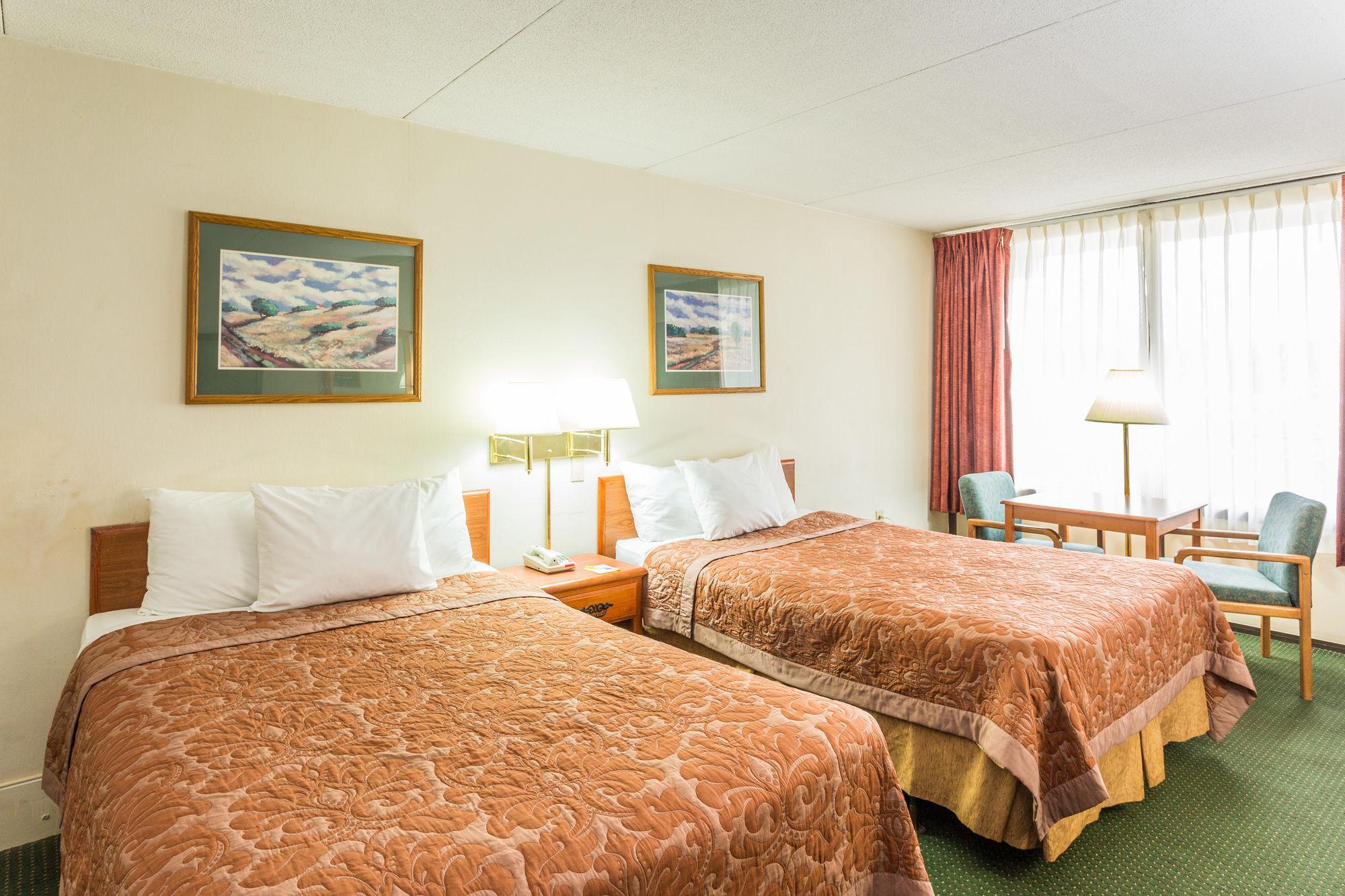 Days By Wyndham Valdosta/near Mall Hotel